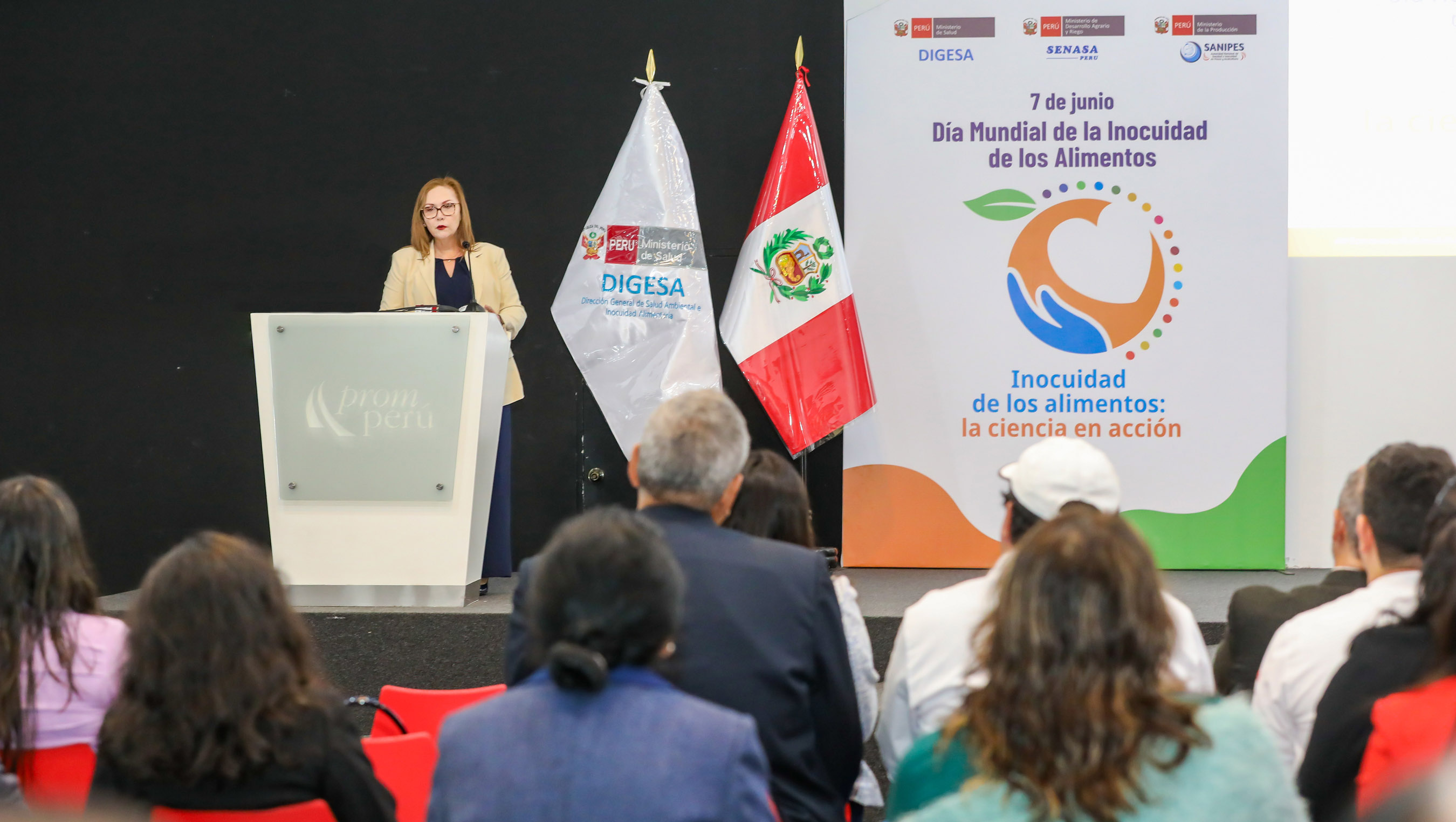Autoridad sanitaria resaltó importancia de la ciencia para mantener alimentos inocuos y se comprometió a seguir creando sistemas alimentarios seguros y sostenibles.