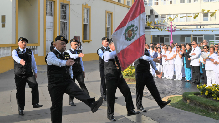 Día de la Bandera: Integrantes de la escolta del INSN portan con orgullo y compromiso nuestro símbolo patrio