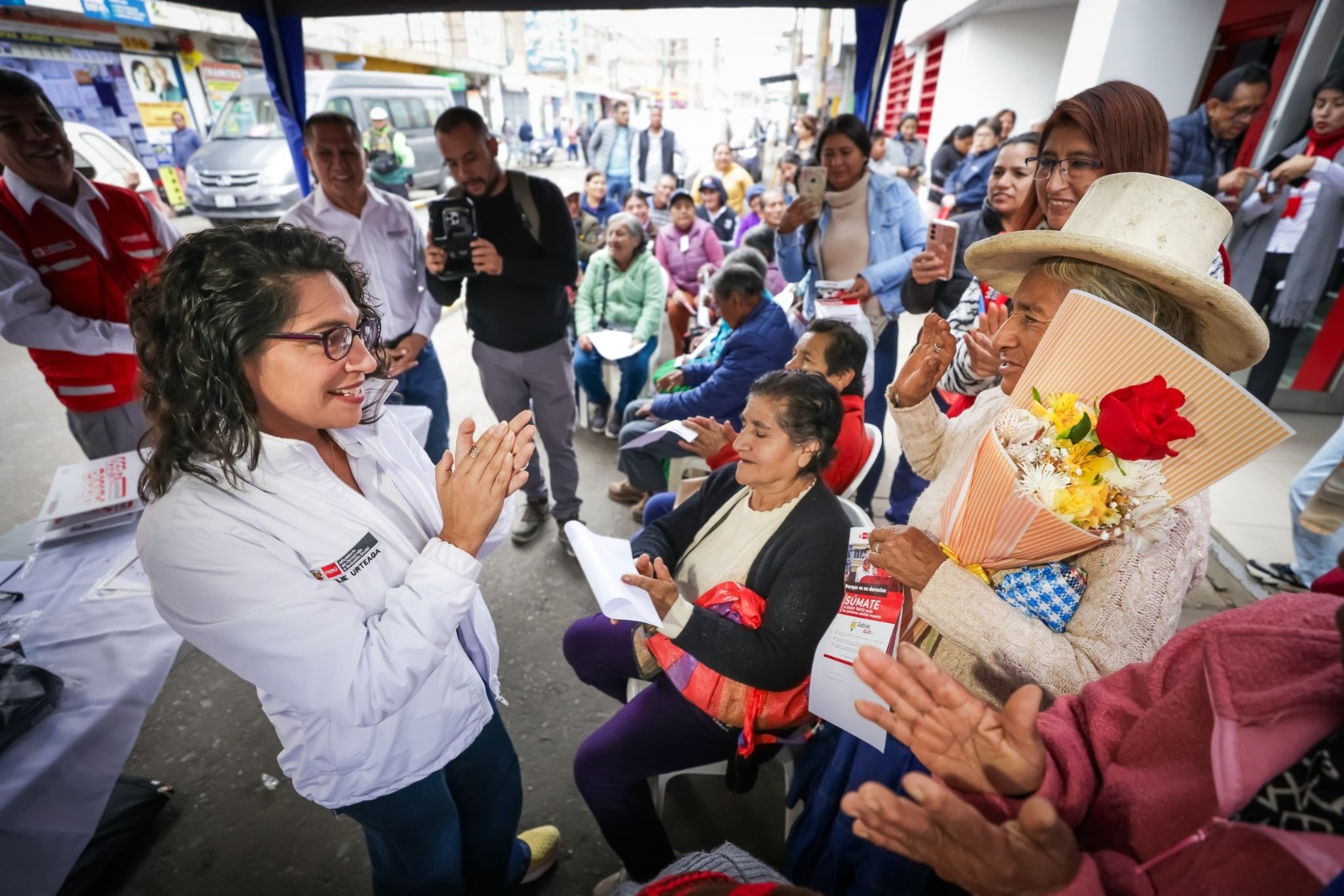 Ministra Leslie Urteaga: "Más de 1800 centenarios en el país recibirán pago de Pensión 65 en sus casas"