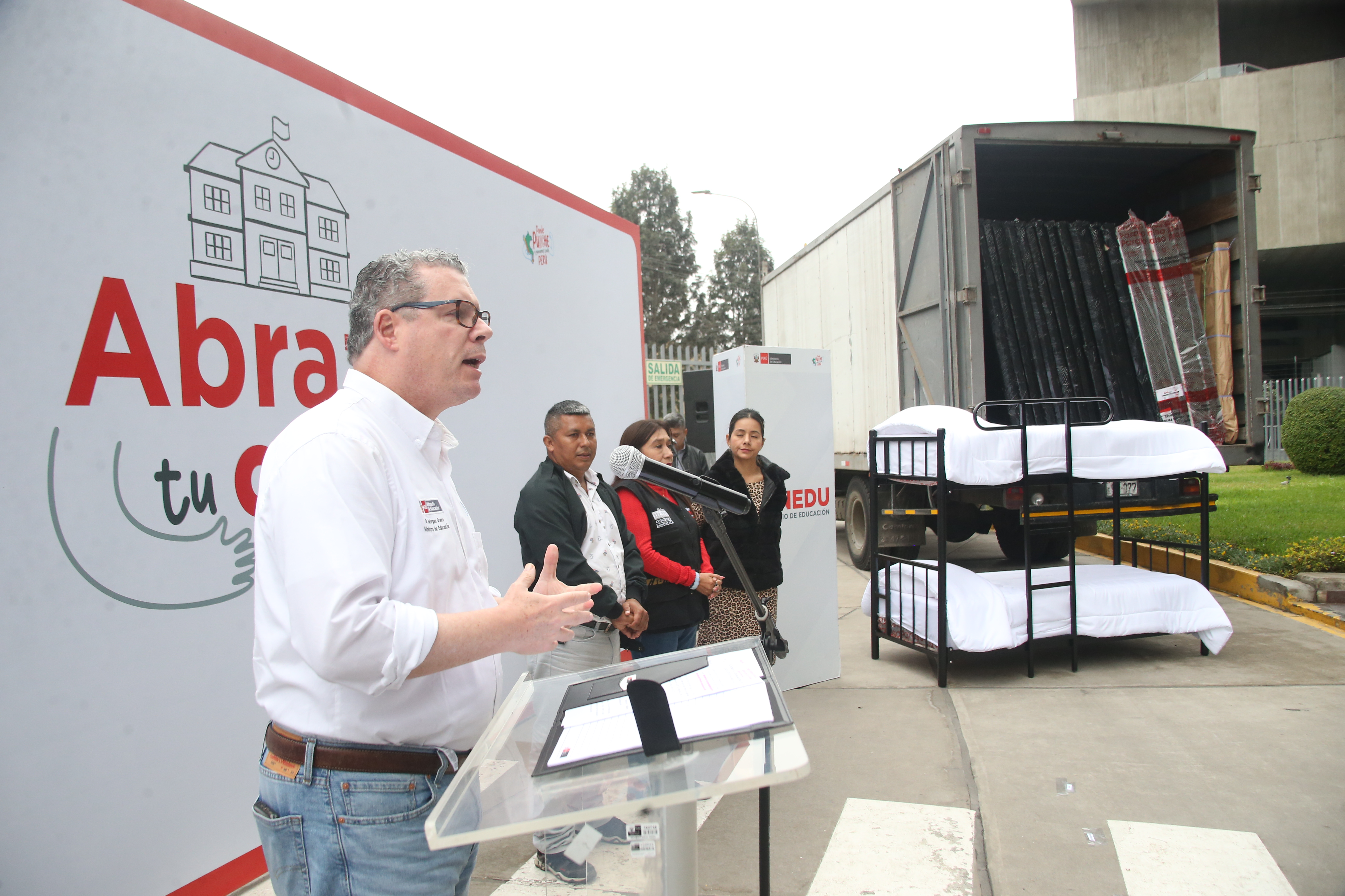 Trabajo articulado con apoyo del sector privado ha beneficiado a más de 3000 estudiantes en 12 regiones