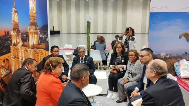 UNAB establece alianza clave con consulados peruanos en el marco de NAFSA 2025