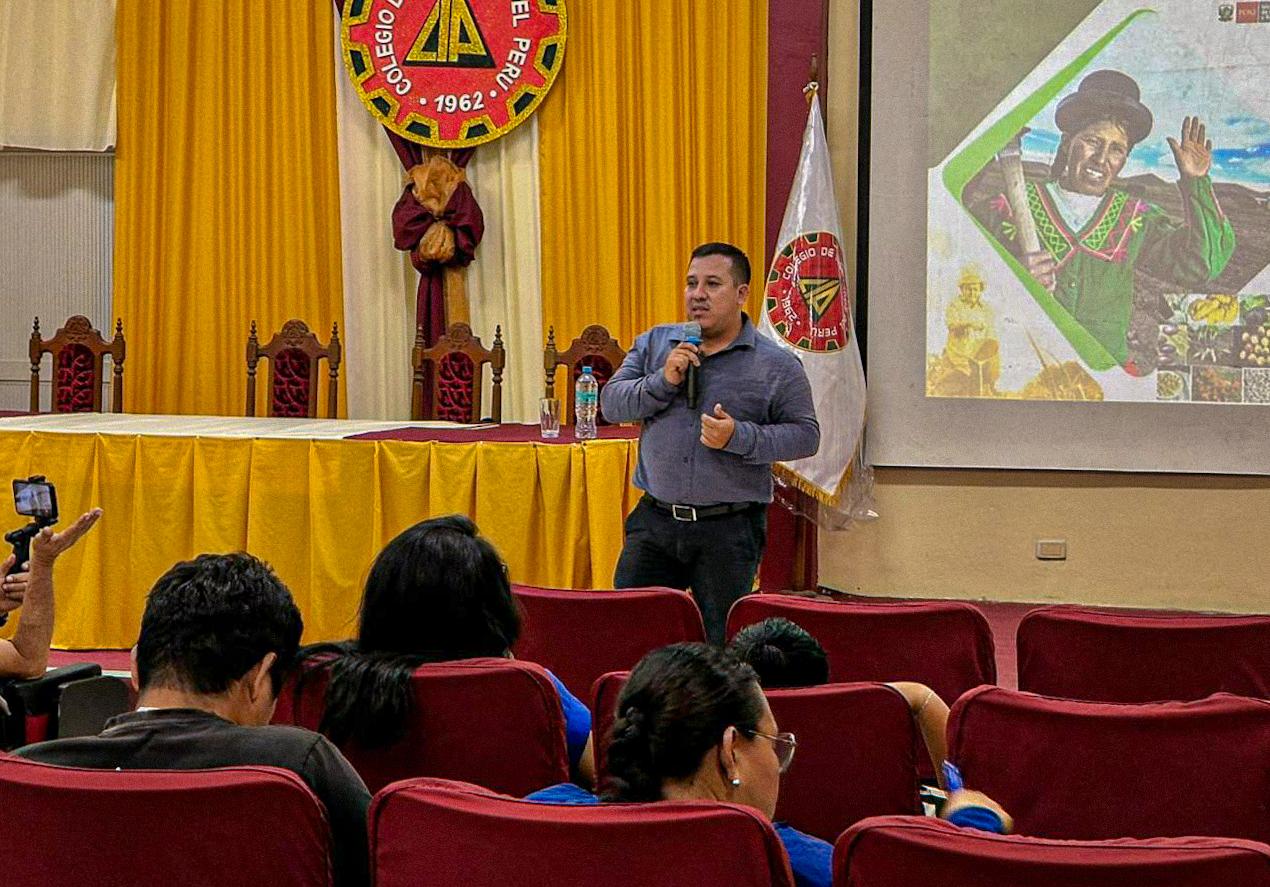 En aniversario del Colegio de Ingenieros, GERDAGRI presenta ley de agricultura familiar y promueve certificación de productores.