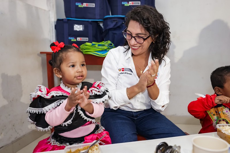 Ministra Leslie Urteaga supervisó servicio de cuidado de primera infancia en Chincha