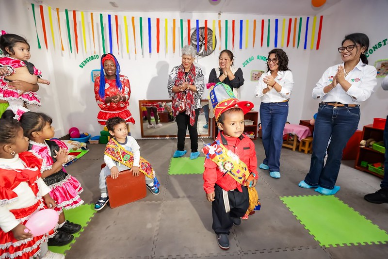 Ministra Leslie Urteaga supervisó servicio de cuidado de primera infancia en Chincha