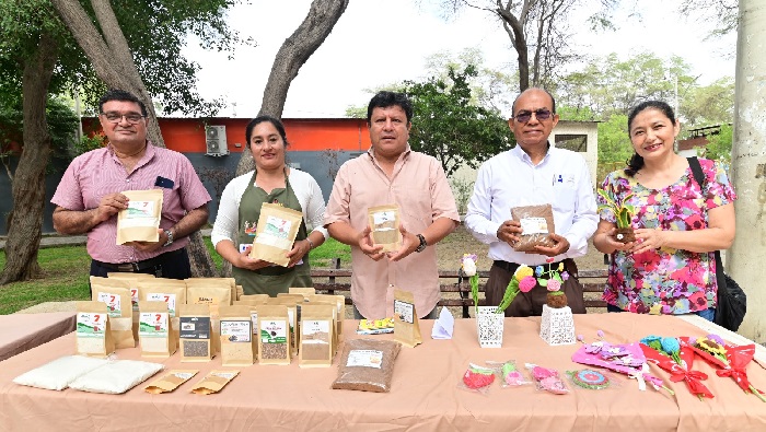 Funcionarios y emprendedores