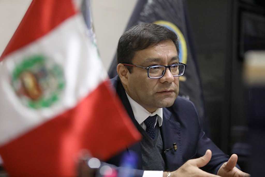 Consejero-Carlos-Zavaleta-Grandez-1