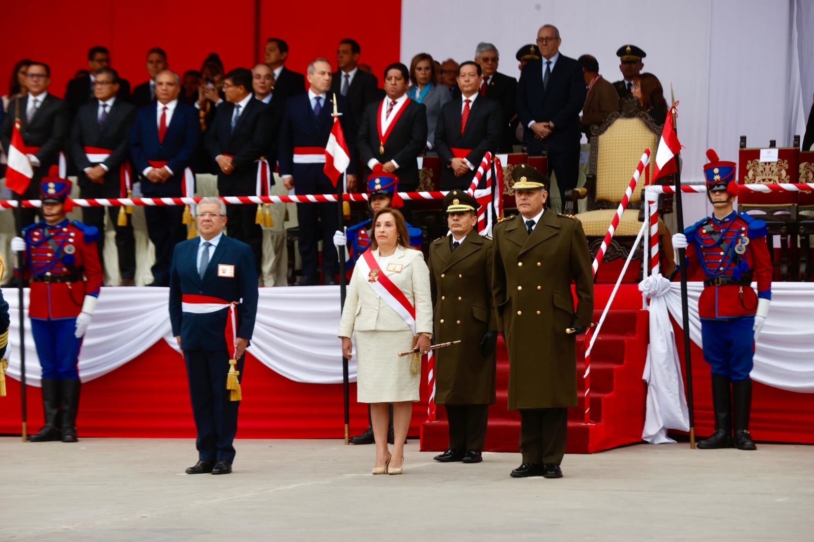 Durante la ceremonia por el 145.° aniversario de la Batalla de Arica y la renovación del juramento de fidelidad a la Bandera.