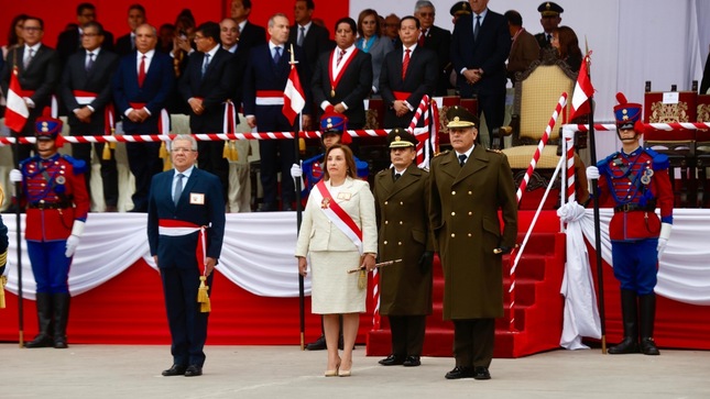 Durante la ceremonia por el 145.° aniversario de la Batalla de Arica y la renovación del juramento de fidelidad a la Bandera.
 