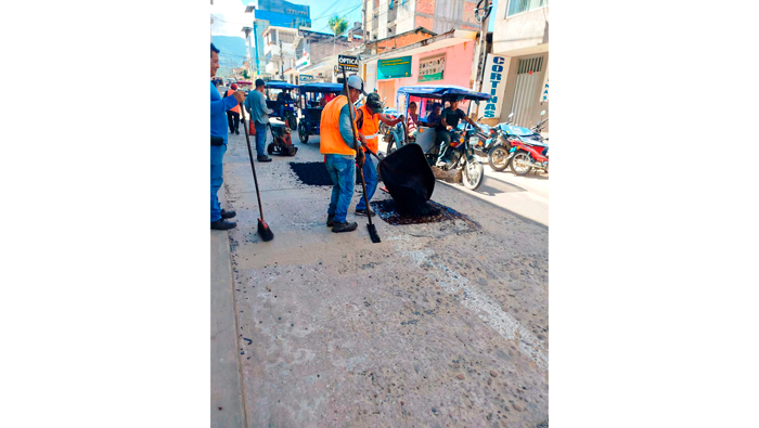MPSM intensifica trabajos de resanando de vรญas en Tarapoto.