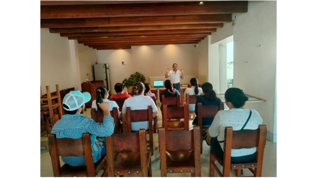 OMAPED inicia curso de lengua de señas a personal de pollería "La Canga".