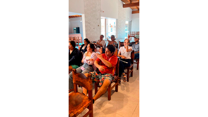 OMAPED inicia curso de lengua de seΓ±as a personal de pollerΓa "La Canga".