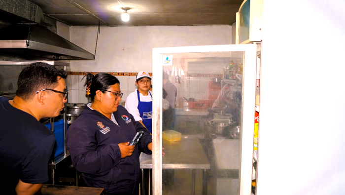 COPROSEC clausura cevicherías en Tarapoto.