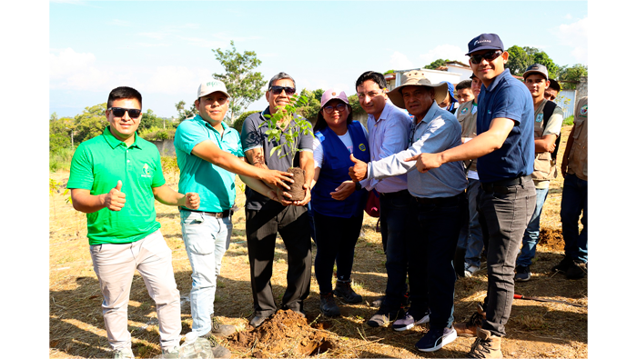 Gran Jornada de reforestaciรณn en el jardรญn botรกnico "Los Colibrรญes" por el Dรญa Mundial del Medio Ambiente.