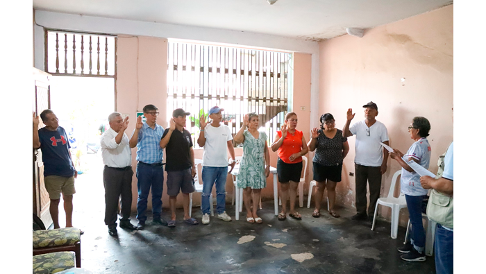 Juramentaciรณn del comitรฉ de Desarrollo Vecinal Urb. Bernabรฉ Guridi.