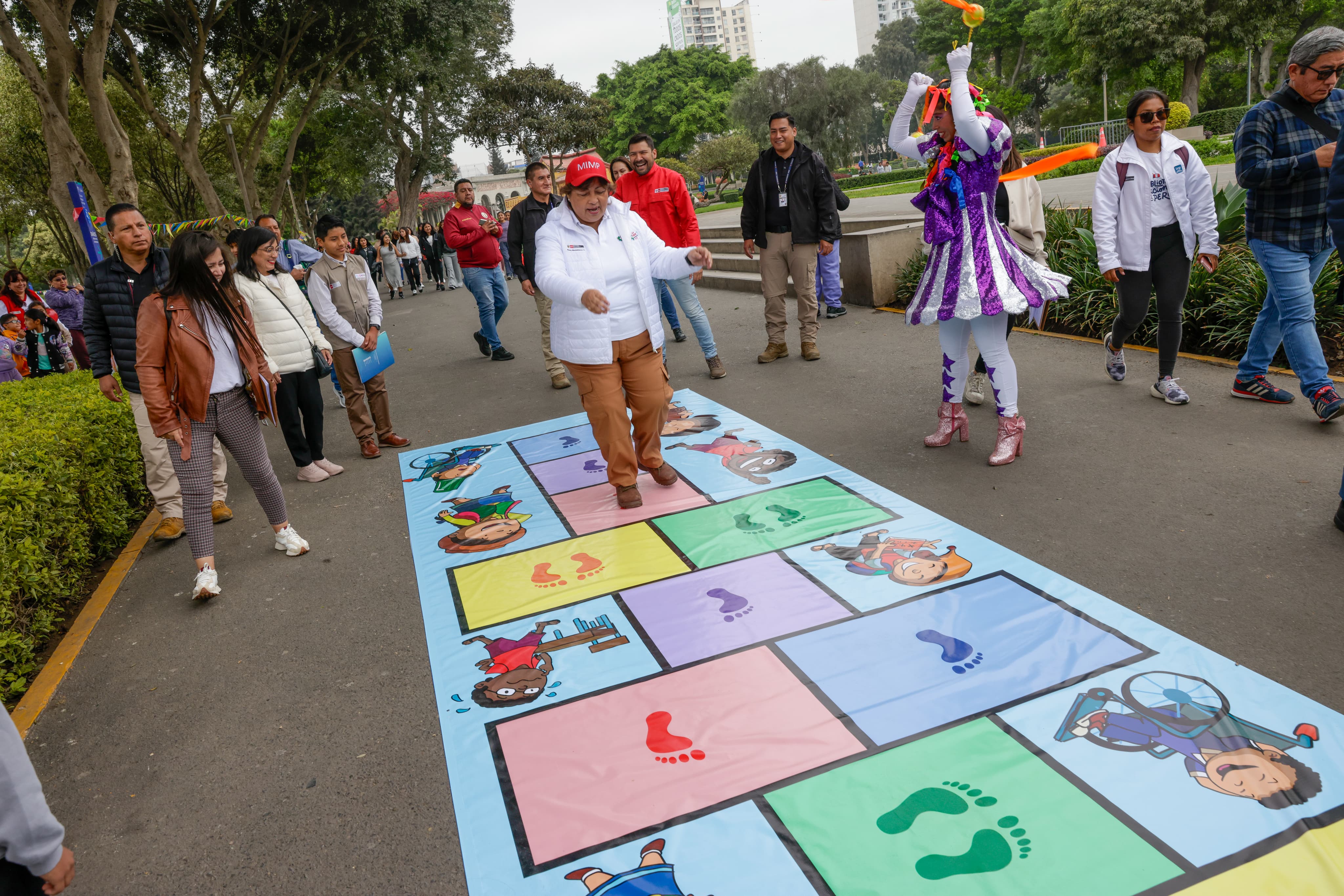 La titular del MIMP resaltó la importancia del juego como un derecho fundamental.