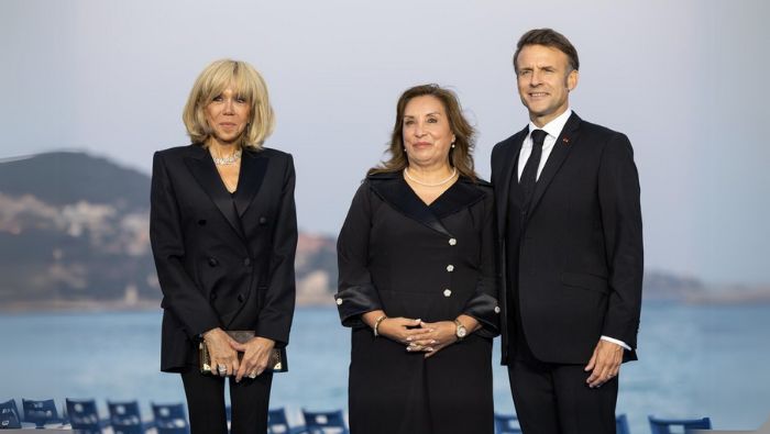 Presidenta Boluarte arribó a Francia
