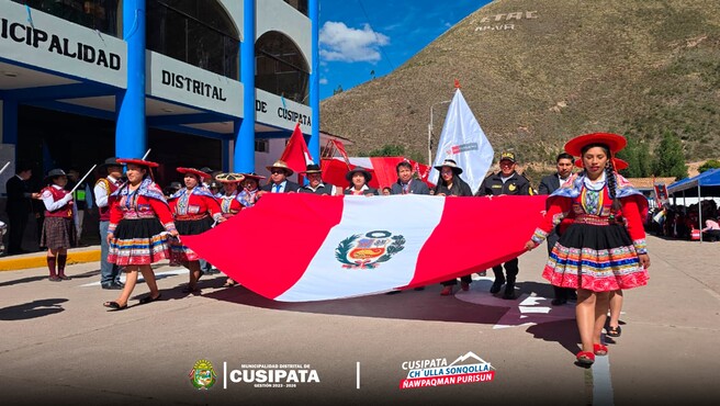 Desfile Cรญvico escolar por el dรญa de la bandera nacional - CUSIPATA
