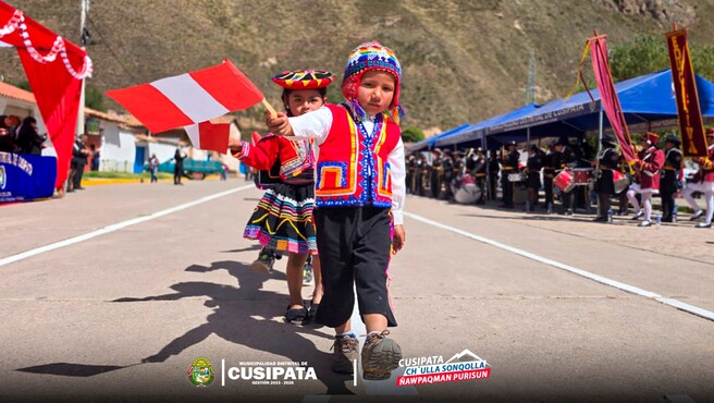 Desfile Cรญvico escolar por el dรญa de la bandera nacional - CUSIPATA
