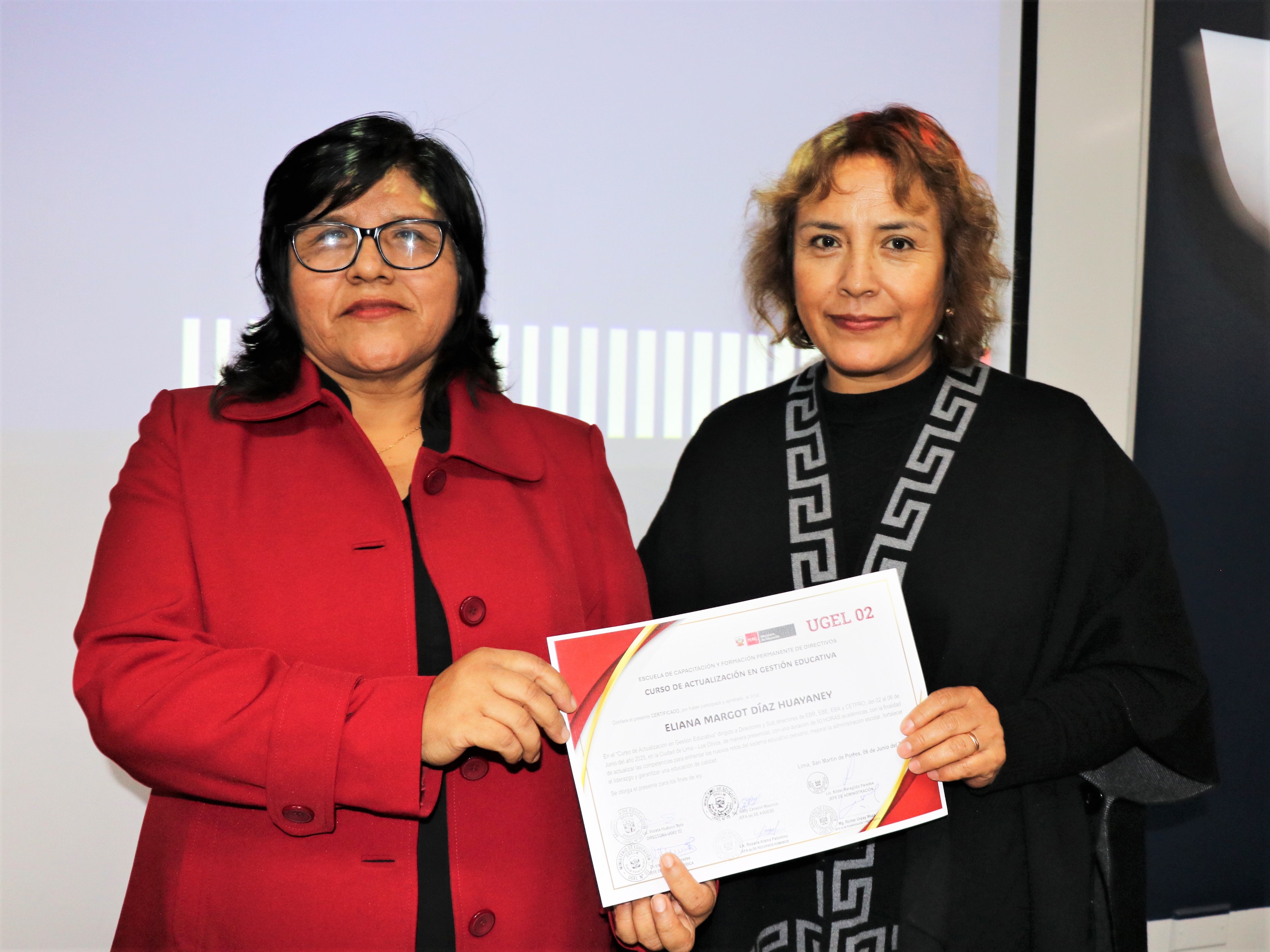 jefa de AGEBRE entrega certificado