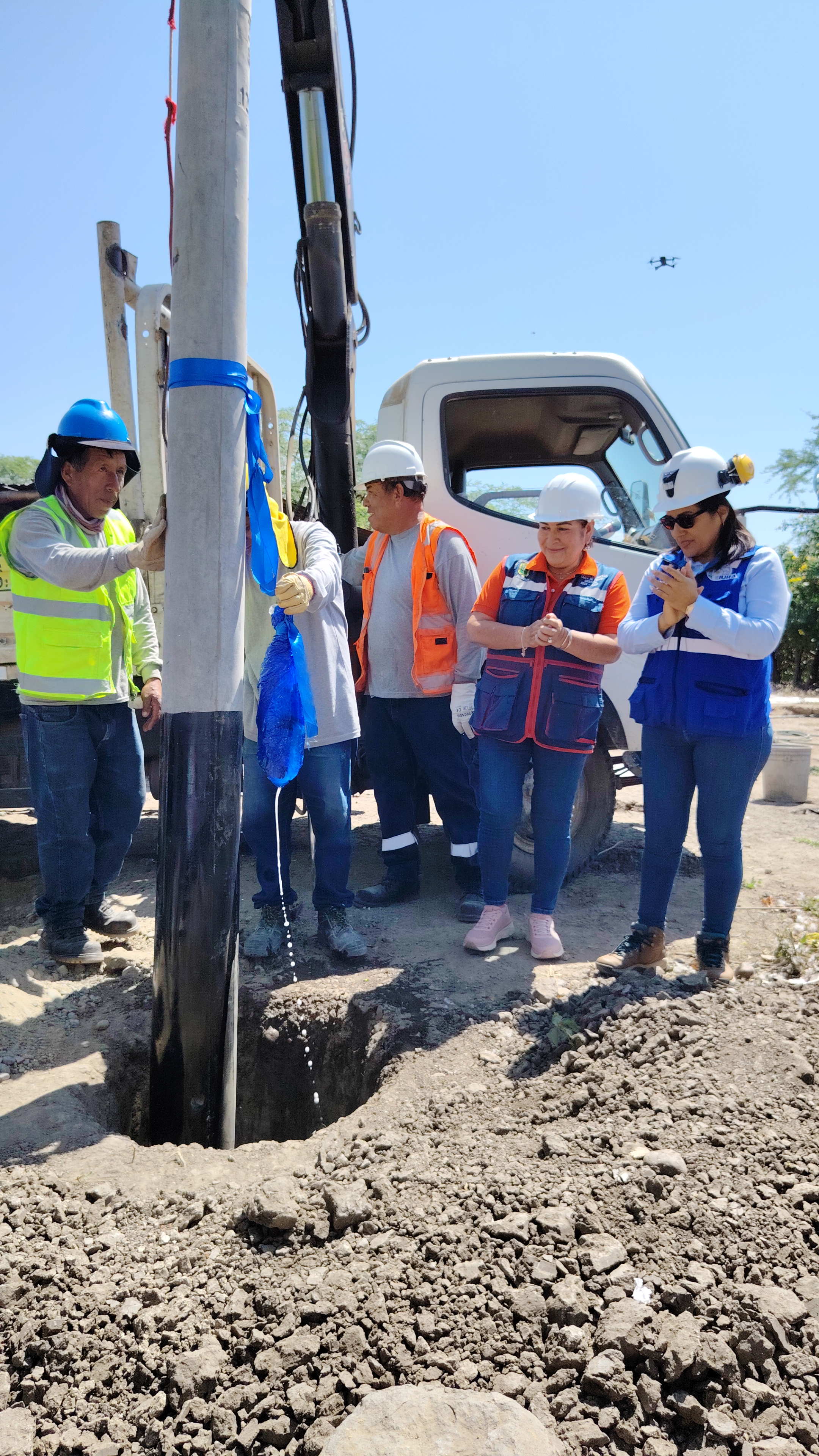 Colocación del primer poste