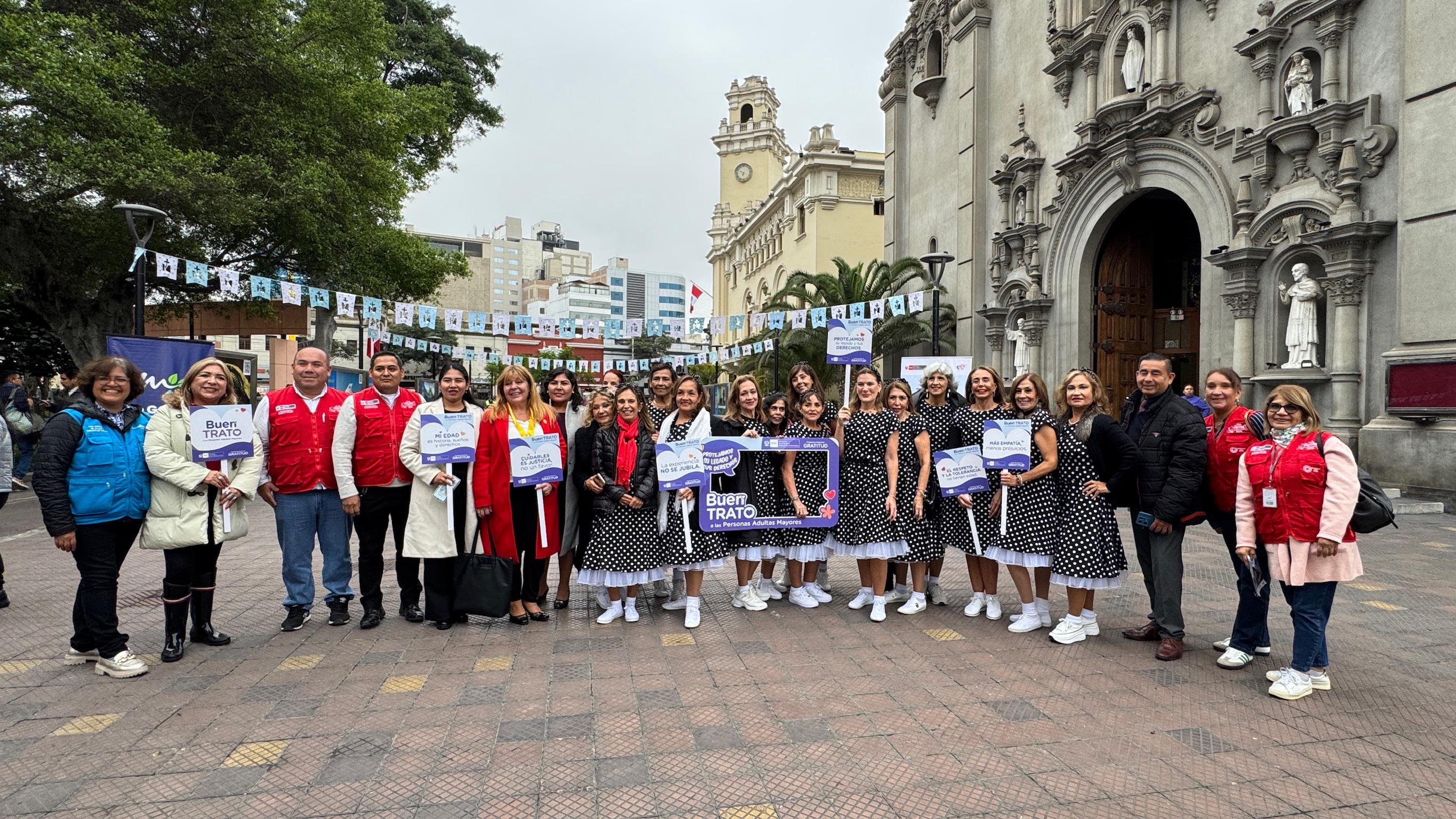 MIMP promueve el buen trato y gratitud a las personas adultas mayores con colorida activación en Miraflores