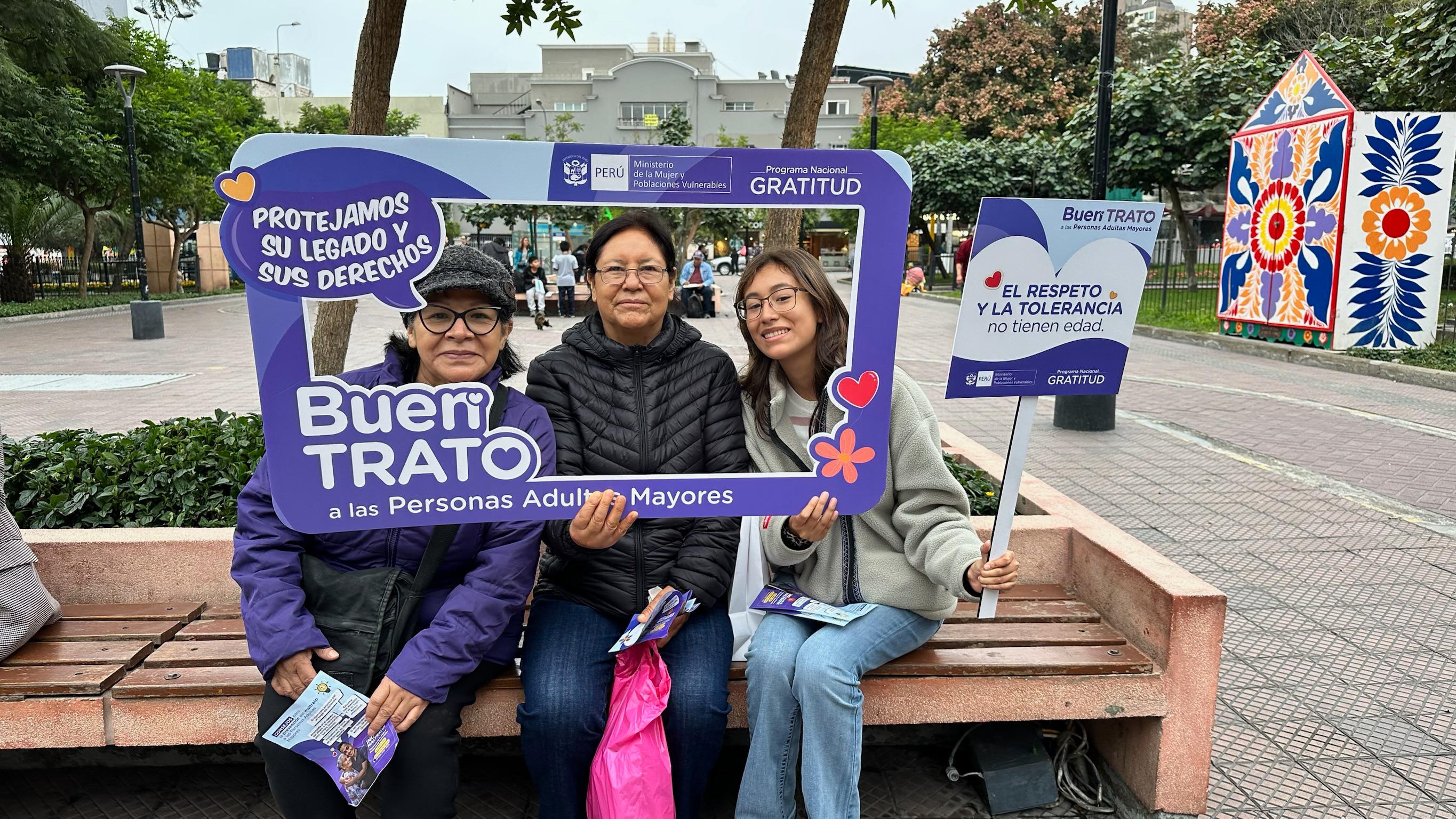 MIMP promueve el buen trato y gratitud a las personas adultas mayores con colorida activación en Miraflores