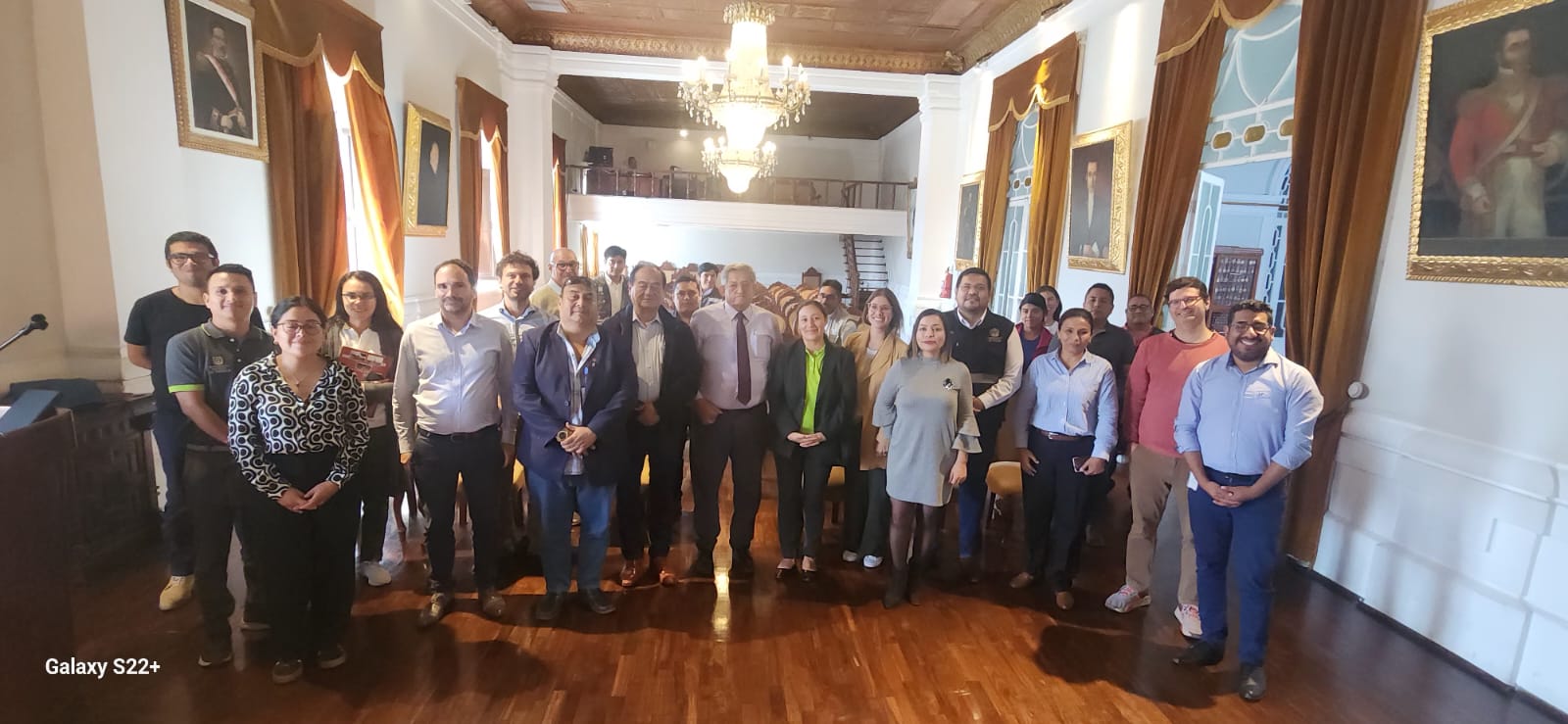 FOTO OFICIAL