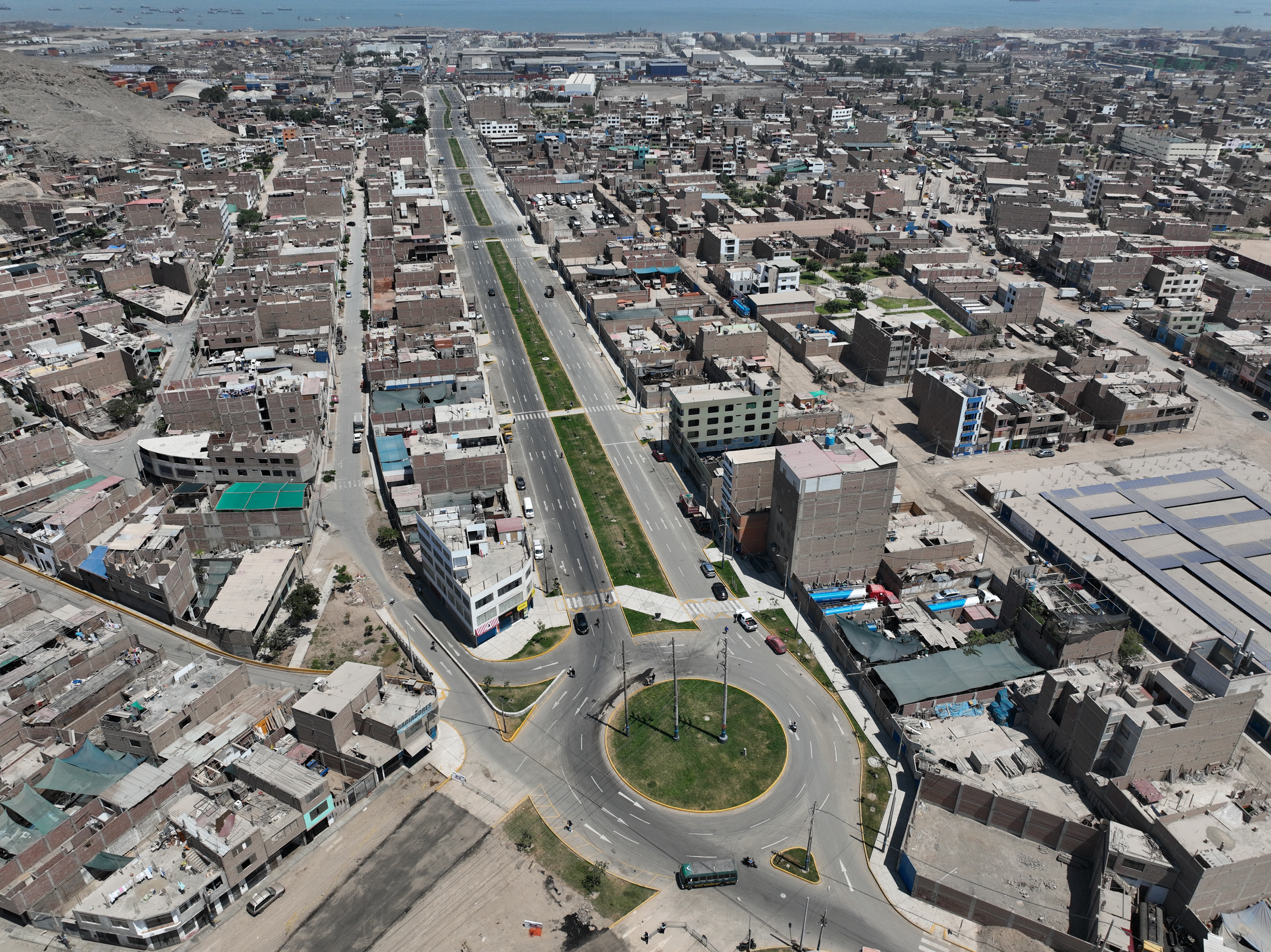 La actual gestión de Pedro Spadaro también priorizó obras de gran envergadura vial, que no solo mejoran la infraestructura urbana, sino también, permitirán una mejor conexión con Lima Metropolitana y optimizar accesos al puerto del Callao y al nuevo Aeropuerto Internacional Jorge Chávez.