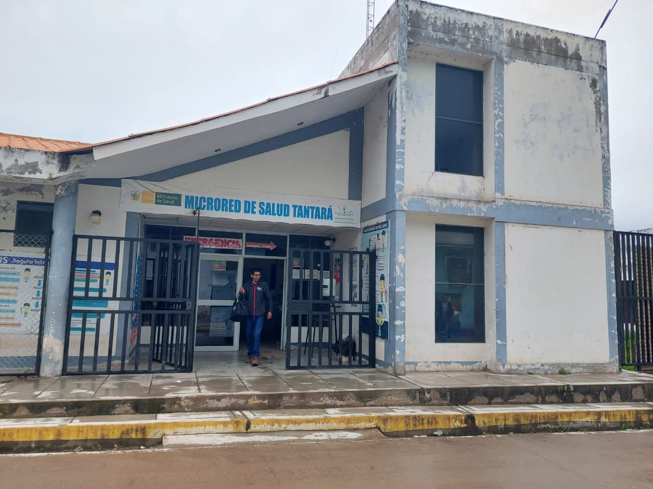 Fachada del centro de salud Tantará