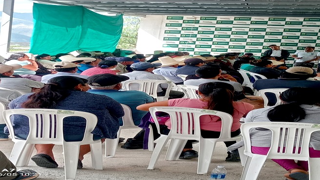 ¡DE GRAN VALOR!
Este documento no solo los identifica como trabajadores formales, sino que los respalda legalmente, protege frente a la informalidad y abre puertas a mejores oportunidades. Desde la Dirección Regional de Trabajo de Piura, seguimos llevando el Estado a donde más se necesita.