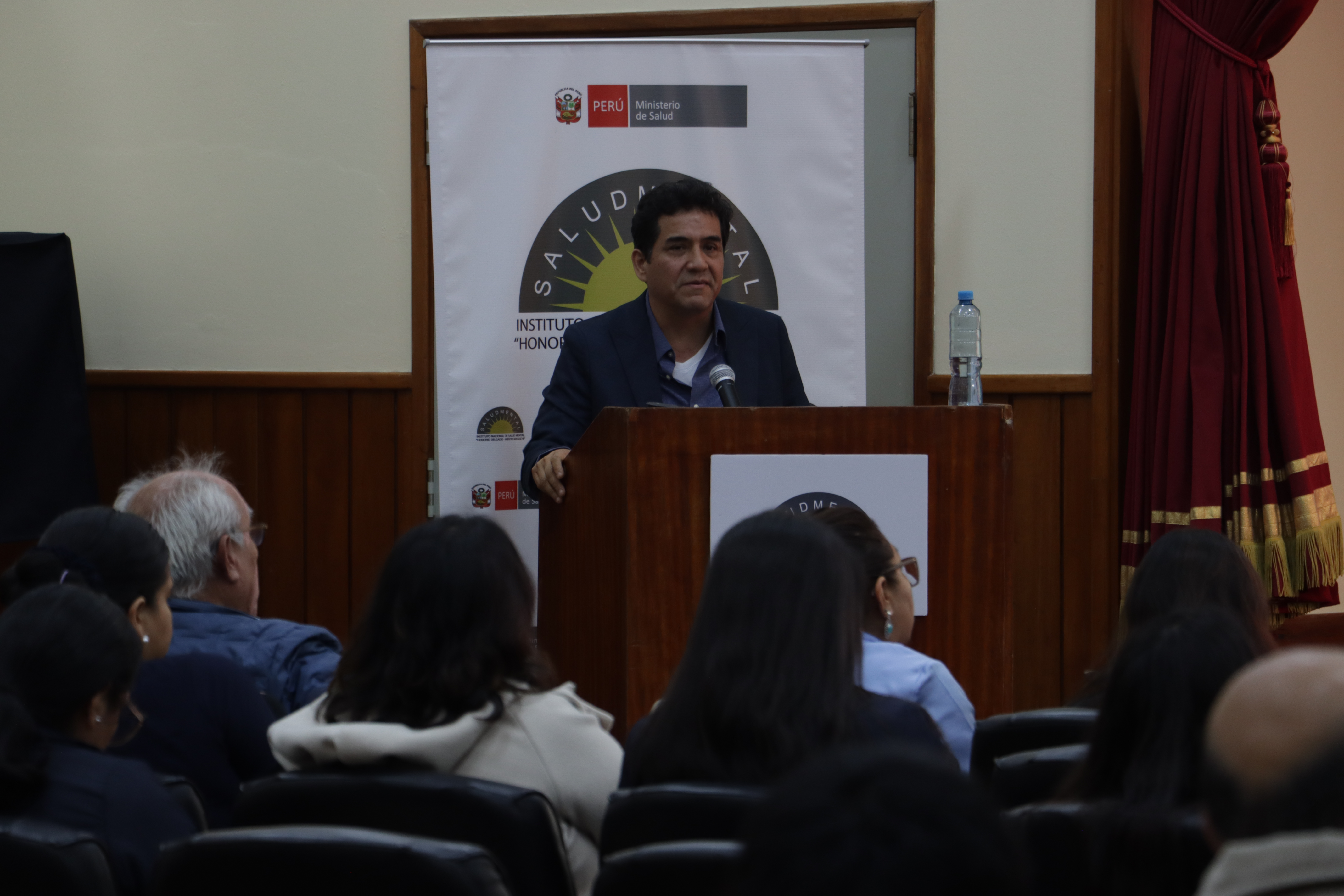 Violencia estructural agrava desigualdad y golpea salud mental, alerta Mag. José Cabrera en Jornadas INSM 2025