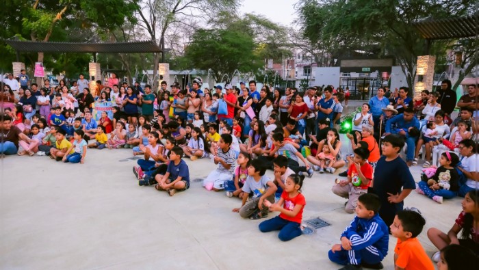 Niños y niñas