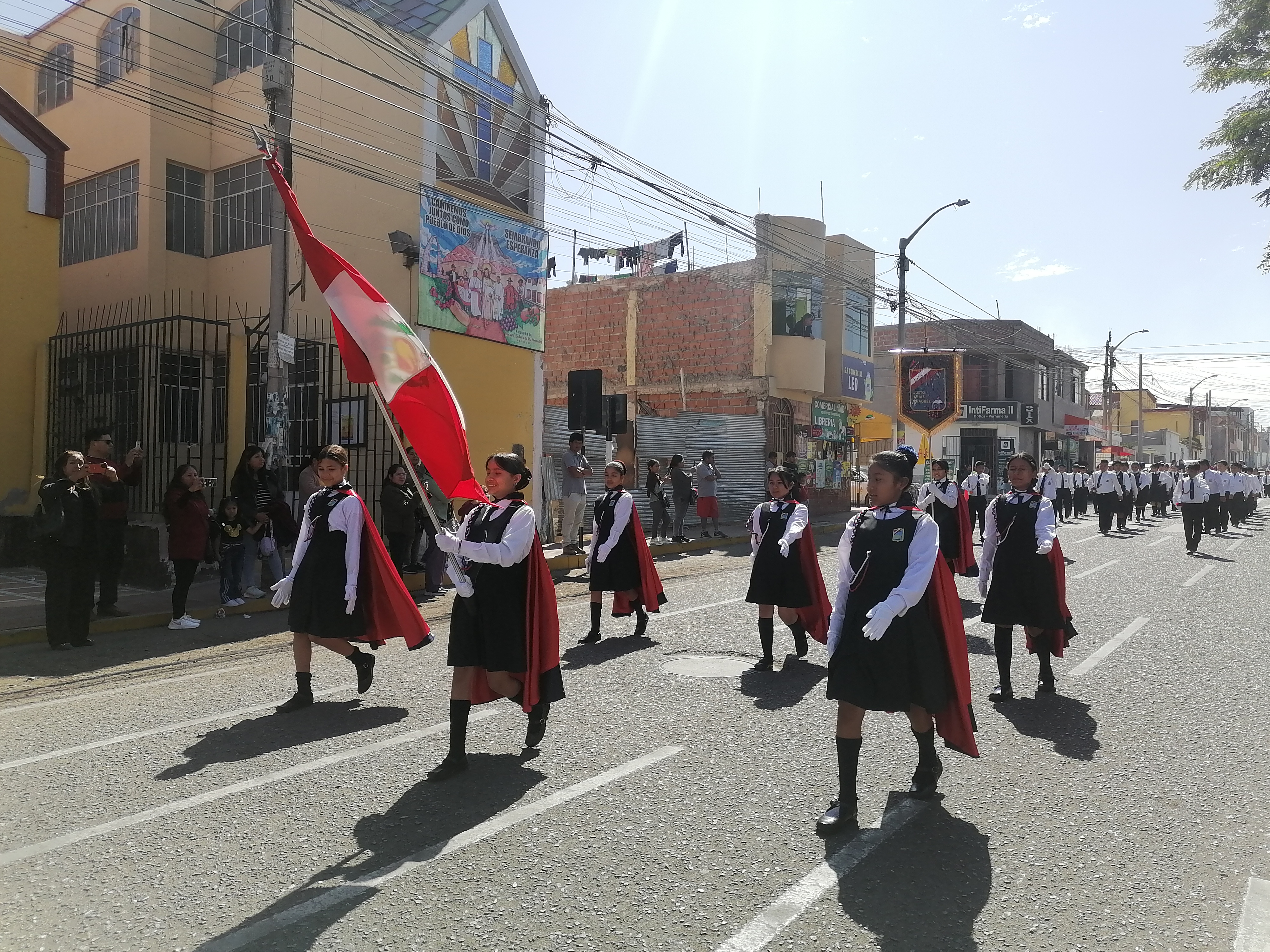 I.E. 43004 Justo Arias y Araguez celebra su sexagésimo tercer aniversario