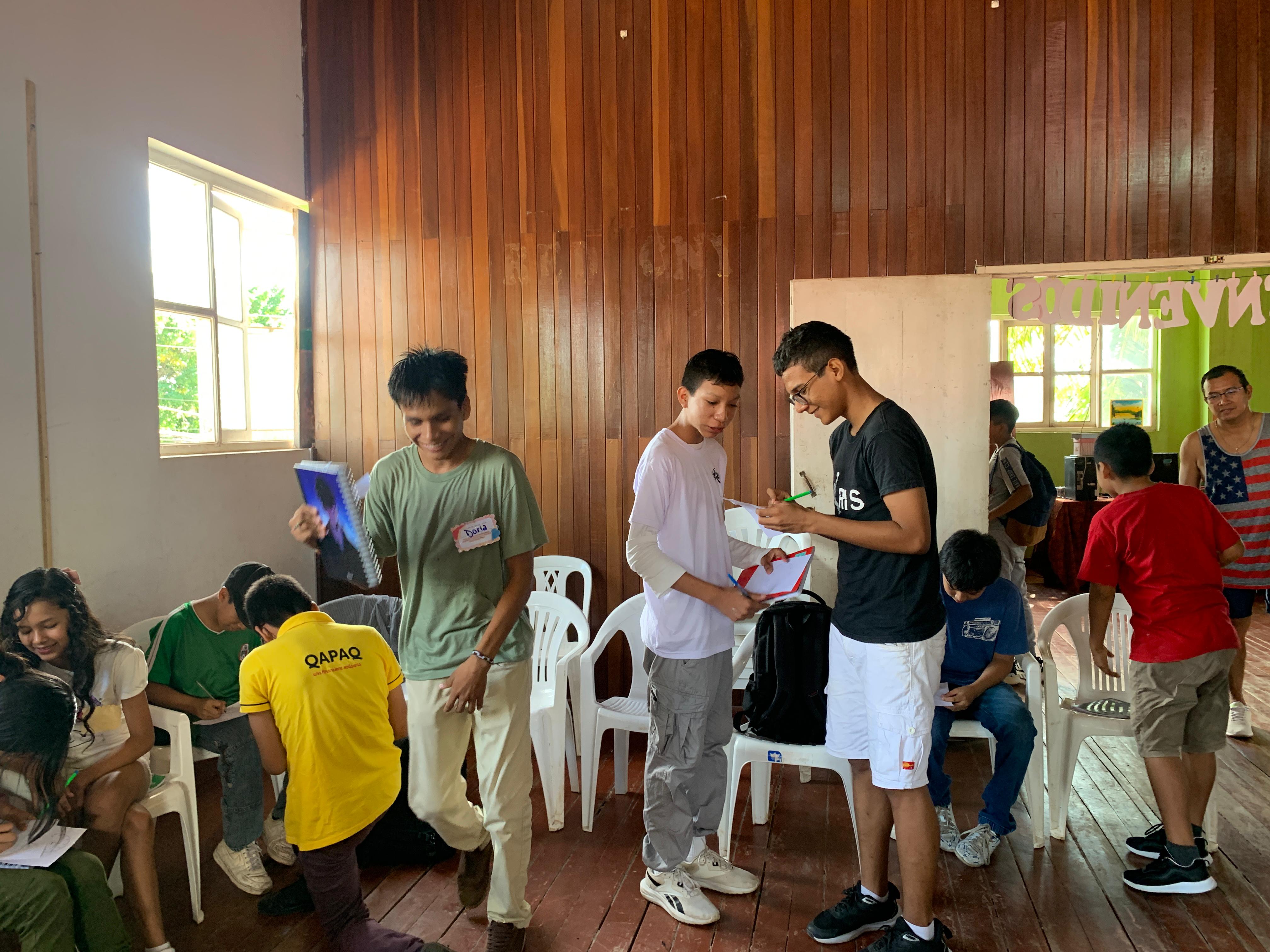 La Escuela de Líderes es dinámica para el aprendizaje grupal.
