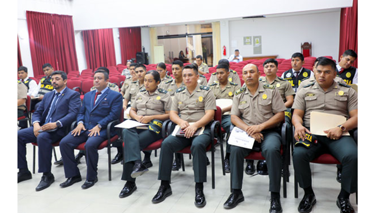 Efectivos Policiales son Capacitados en Procedimientos para Casos de Detención en Flagrancia