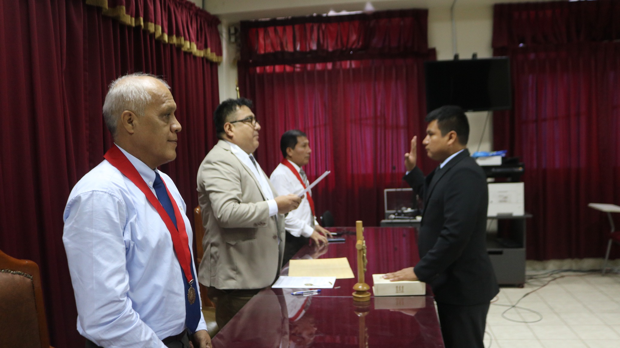 Juramentan a jueces del Primer Juzgado de Trabajo y del Primer Juzgado de Paz Letrado de Familia (2)