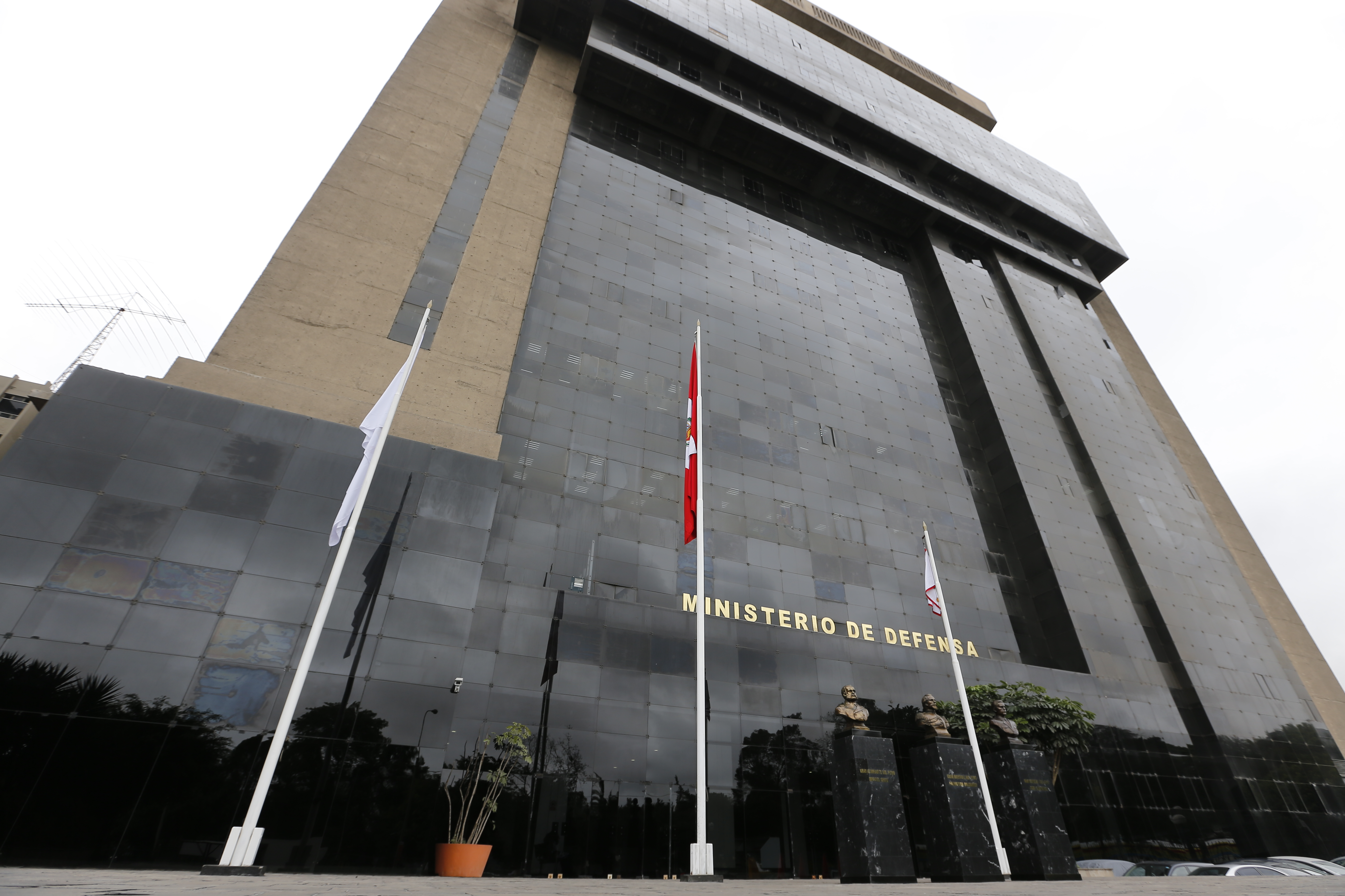 El Ministerio de Defensa ratifica la posición histórica y soberana del Perú respecto a su dominio marítimo de 200 millas.