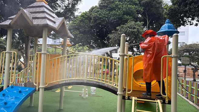 Cinco parques más limpios y desinfectados para beneficio de nuestros vecinos.