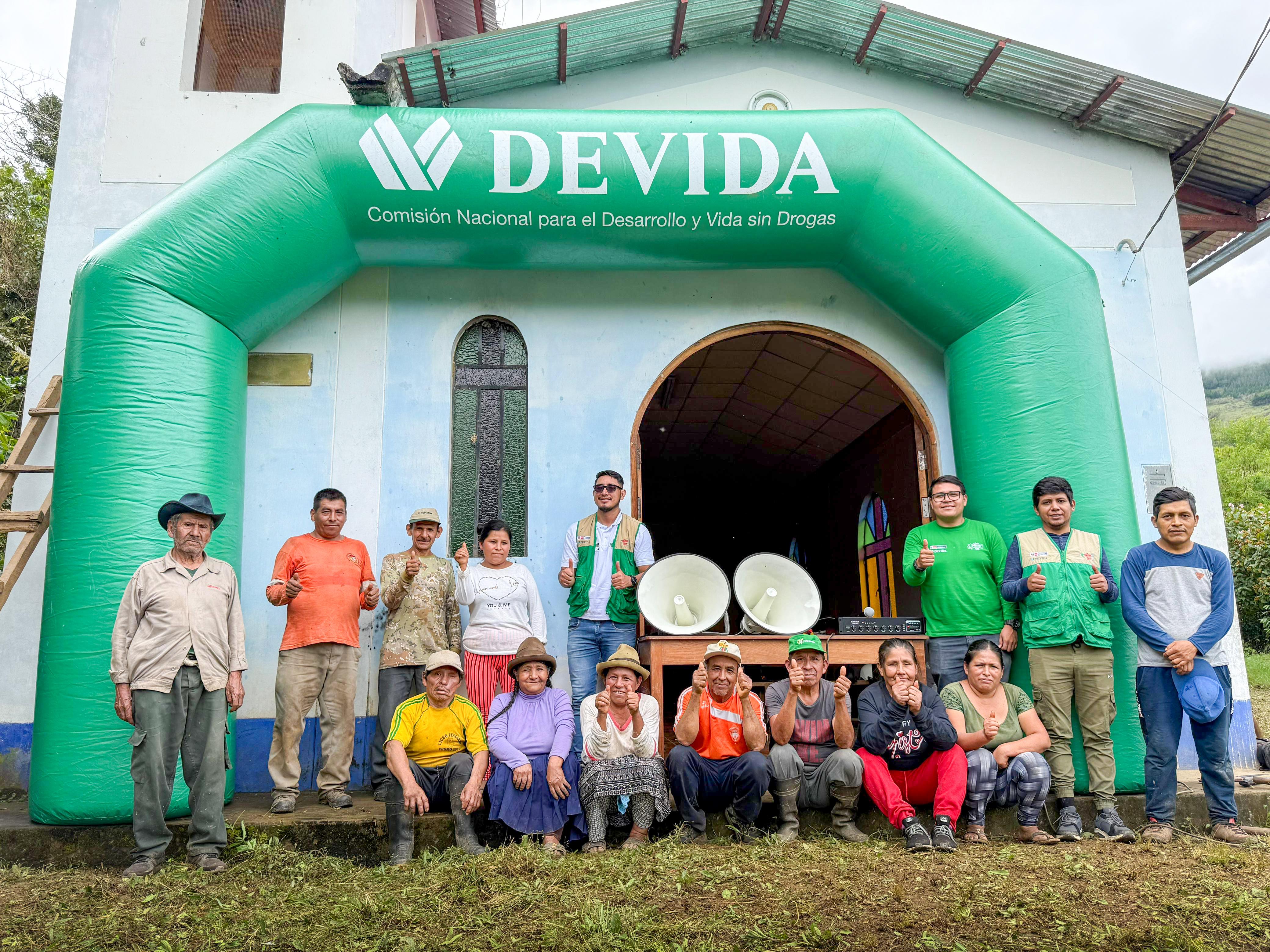 Cusco: Más de 350 familias fortalecen su organización comunal con entrega de equipos de comunicación