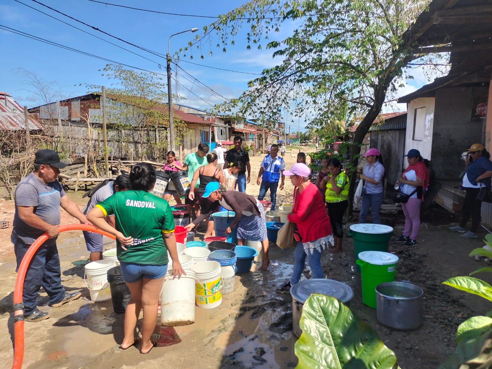 Continuamos llevando apoyo a los asentamientos humanos de Punchana.