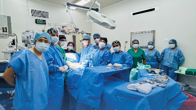 Realizamos cirugía de alta complejidad en paciente con cáncer de hígado posparto