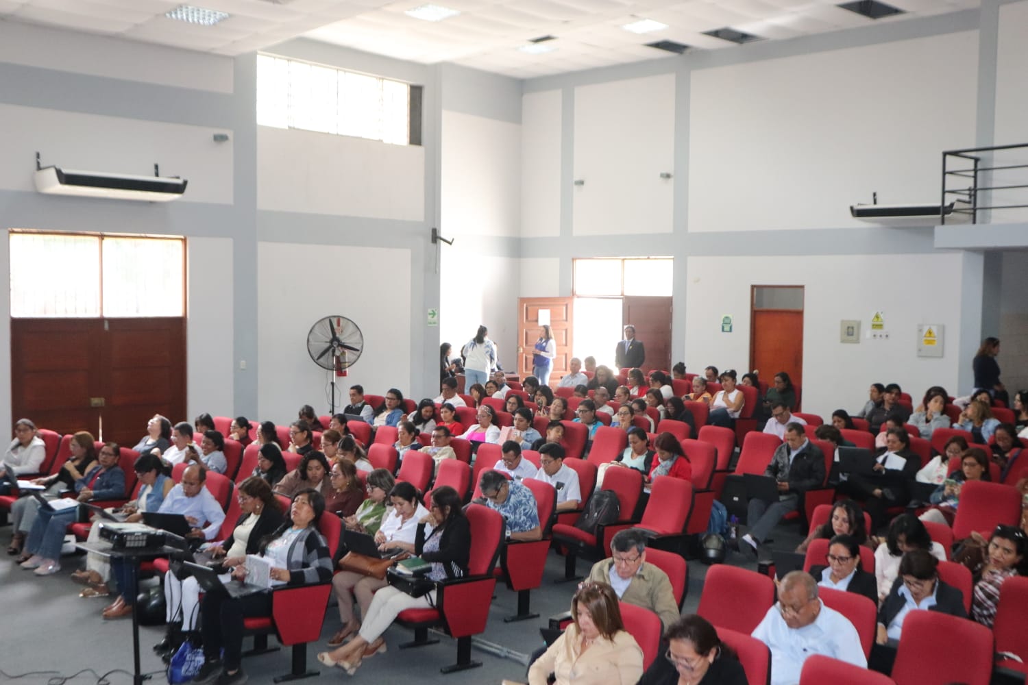 Innovación y liderazgo: UGEL Piura capacita a directivos en nuevas tecnologías