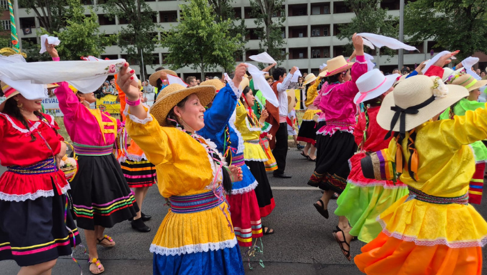 Bailarines peruanos causan asombro en “Carnaval de las Culturas” de Berlín