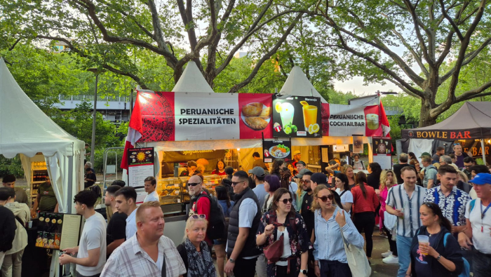Bailarines peruanos causan asombro en “Carnaval de las Culturas” de Berlín