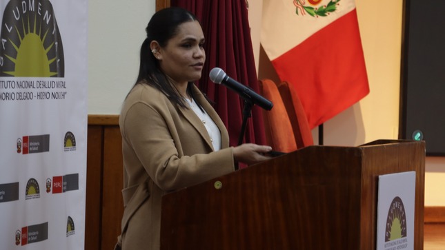 Redes sociales y salud mental: Yadira Salas alerta sobre hiperconectividad e insta a prevenir tecnoadicciones en adolescentes y adultos