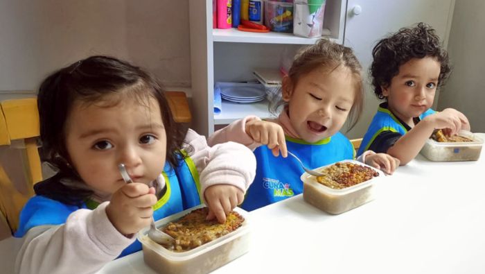 Cocinando con Cuna Más guiso de lentejas con tortilla de quinua y brócoli acompañado con arroz fortificado ayudará a prevenir la anemia