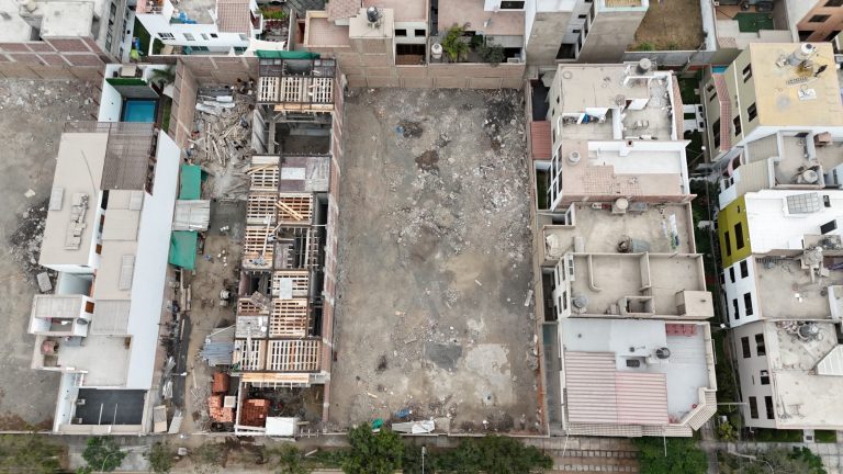 Subasta de 77 terrenos urbanos