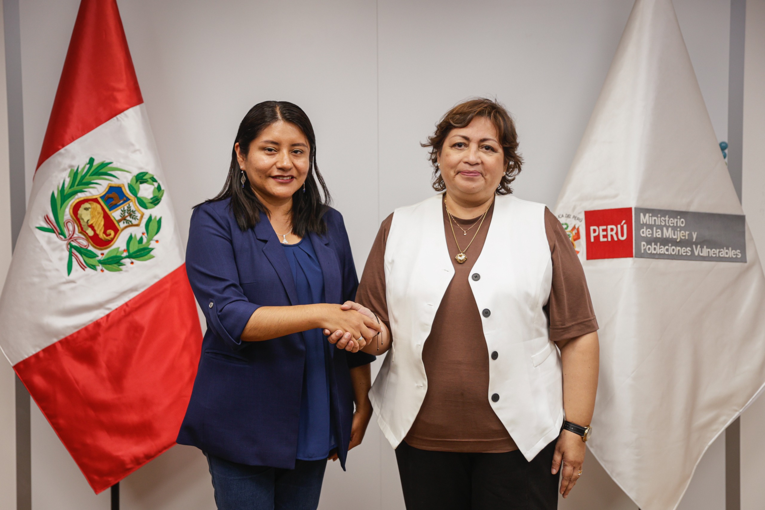 Ministra Montellanos: “Estamos trabajando en el fortalecimiento de las familias para prevenir la violencia”