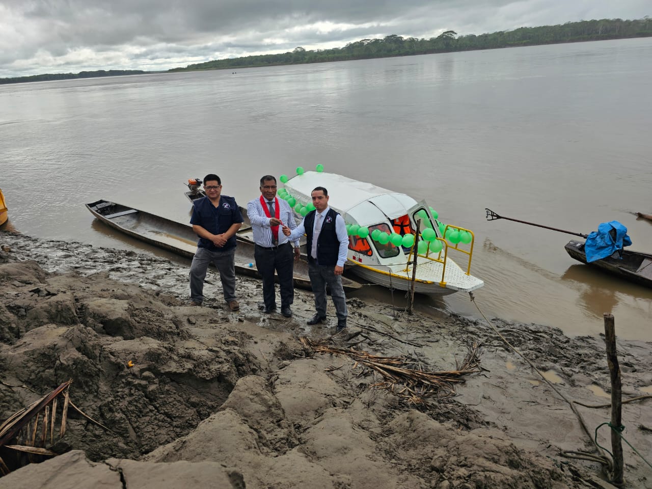Entregan deslizador al Juzgado de Sarayacu para fortalecer la justicia itinerante en zonas de difícil acceso (1)