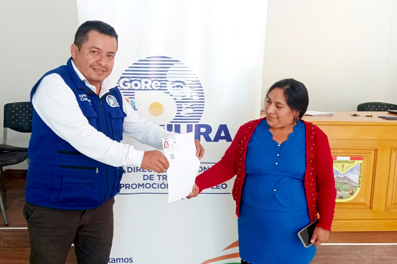 GORE entrega más de 100 carnés a trabajadores de construcción civil en Sondorillo para proteger sus derechos